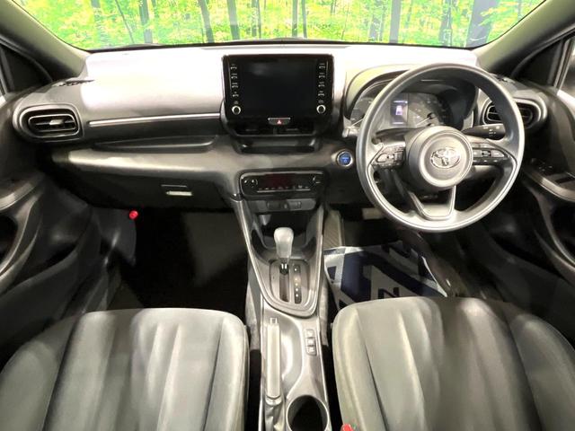 ヤリス ハイブリッドＸ　純正ＤＡナビ付　全周囲カメラ　衝突被害軽減システム　レーダークルーズ　禁煙車　コーナーセンサー　スマートキー　ビルトインＥＴＣ　オートハイビーム　オートライト　オートエアコン（2枚目）