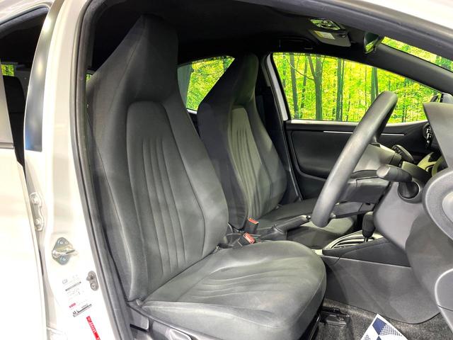 ヤリス ハイブリッドＸ　純正ＤＡナビ付　全周囲カメラ　衝突被害軽減システム　レーダークルーズ　禁煙車　コーナーセンサー　スマートキー　ビルトインＥＴＣ　オートハイビーム　オートライト　オートエアコン（8枚目）