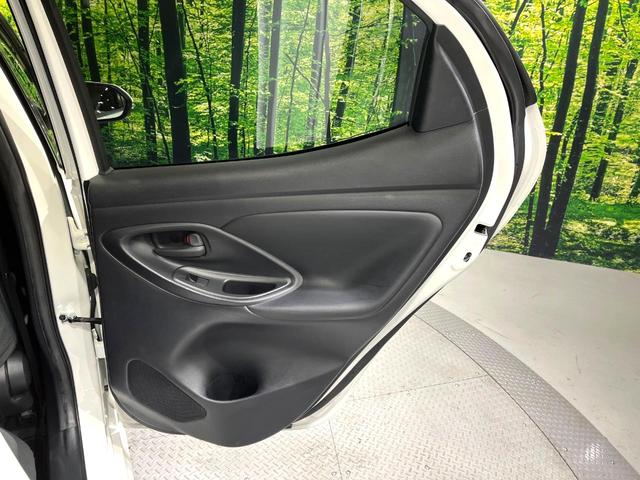 ヤリス ハイブリッドＸ　純正ＤＡナビ付　全周囲カメラ　衝突被害軽減システム　レーダークルーズ　禁煙車　コーナーセンサー　スマートキー　ビルトインＥＴＣ　オートハイビーム　オートライト　オートエアコン（43枚目）