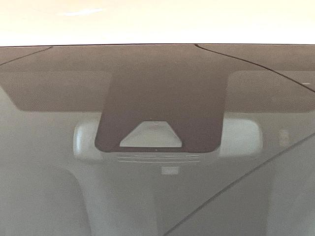 ヤリス ハイブリッドＸ　純正ＤＡナビ付　全周囲カメラ　衝突被害軽減システム　レーダークルーズ　禁煙車　コーナーセンサー　スマートキー　ビルトインＥＴＣ　オートハイビーム　オートライト　オートエアコン（47枚目）