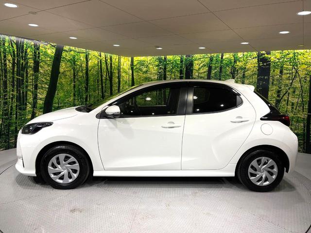 ヤリス ハイブリッドＸ　純正ＤＡナビ付　全周囲カメラ　衝突被害軽減システム　レーダークルーズ　禁煙車　コーナーセンサー　スマートキー　ビルトインＥＴＣ　オートハイビーム　オートライト　オートエアコン（53枚目）