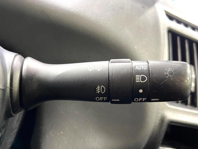 プリウスアルファ Ｓツーリングセレクション・Ｇ’ｓ　純正８型ナビ　バックカメラ　禁煙車　ハーフレザーシート　スマートキー　ＬＥＤヘッド　ビルトインＥＴＣ　純正１８インチアルミ　オートライト　オートエアコン　Ｂｌｕｅｔｏｏｔｈ　ＣＤ　ＤＶＤ再生（28枚目）