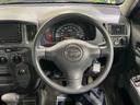 インテリアに合わせたデザインのステアリングは、運転される方のことも考え、運転しやすい形状、大きさです。是非一度、実際に触ってお確かめください。