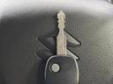 【キーレス】少し離れた場所からでもボタン一つでドアの開錠・施錠ができるのでとっても便利!ドアの鍵穴周りに傷をつけることもありません♪