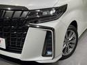 【三眼LEDヘッドライト】スタイリッシュな見た目の三眼LEDヘッドライトを装備♪スタイルだけでなく、夜間の走行も視界良好で安心してお乗りいただけます。