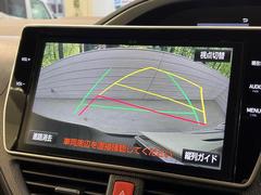 【バックカメラ】駐車時に後方がリアルタイム映像で確認できます。大型商業施設や立体駐車場での駐車時や、夜間のバック時に大活躍！運転スキルに関わらず、今や必須となった装備のひとつです！ 5