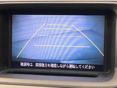 【バックカメラ】駐車時に後方がリアルタイム映像で確認できます。大型商業施設や立体駐車場での駐車時や、夜間のバック時に大活躍！運転スキルに関わらず、今や必須となった装備のひとつです！ 4