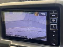 【バックカメラ】駐車時に後方がリアルタイム映像で確認できます。大型商業施設や立体駐車場での駐車時や、夜間のバック時に大活躍！運転スキルに関わらず、今や必須となった装備のひとつです！ 5