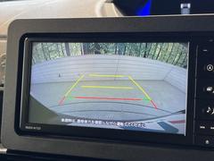 【バックカメラ】駐車時に後方がリアルタイム映像で確認できます。大型商業施設や立体駐車場での駐車時や、夜間のバック時に大活躍！運転スキルに関わらず、今や必須となった装備のひとつです！ 5
