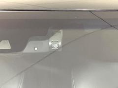 【ドライブレコーダー】安心・安全なカーライフに必須のドライブレコーダーを装備！走行中はもちろん、あおり運転や事故に遭遇した際の状況も映像で記録し、万一のリスクに備えます。 6