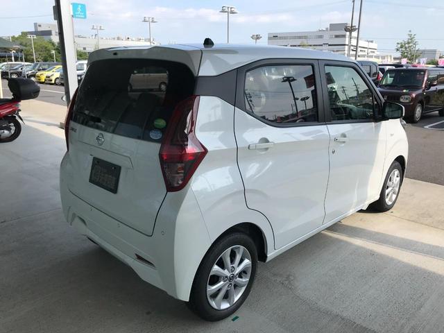 X 届出済未使用車 衝突軽減ブレーキ コーナーセンサー バックカメラ アルミホイール スマートキー オートライト ベンチシート プッシュスタート オートエアコン 電動格納式ミラー 軽自動車(6枚目)