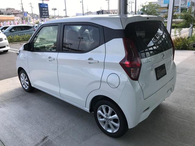 X 届出済未使用車 衝突軽減ブレーキ コーナーセンサー バックカメラ アルミホイール スマートキー オートライト ベンチシート プッシュスタート オートエアコン 電動格納式ミラー 軽自動車(8枚目)