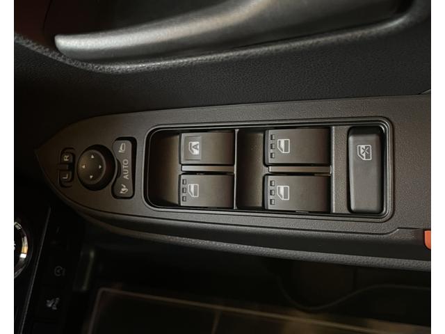 タント ファンクロス　車検９年７月　両側電動スライドドア　衝突被害軽減ブレーキ　コーナーセンサー　スマートキー　アイドリングストップ　バックカメラ　電動格納ドアミラー　アルミホイール　シートヒーター　ベンチシート（19枚目）