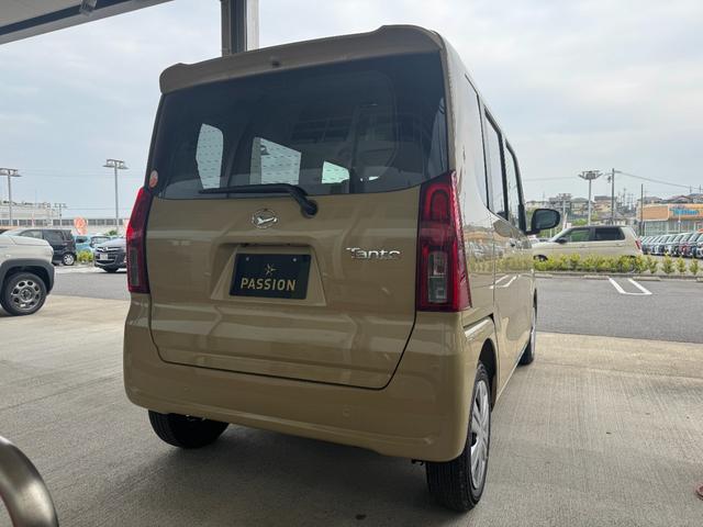 タント Ｌ　届出済未使用車　両側スライドドア　衝突被害軽減ブレーキ　コーナーセンサー　スマートキー　アイドリングストップ　電動格納ドアミラー　ＬＥＤヘッドライト　横滑り防止機能　ハイビームアシスト　バックカメラ（7枚目）