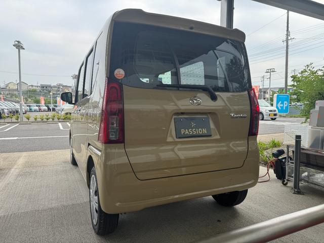 タント Ｌ　届出済未使用車　両側スライドドア　衝突被害軽減ブレーキ　コーナーセンサー　スマートキー　アイドリングストップ　電動格納ドアミラー　ＬＥＤヘッドライト　横滑り防止機能　ハイビームアシスト　バックカメラ（9枚目）