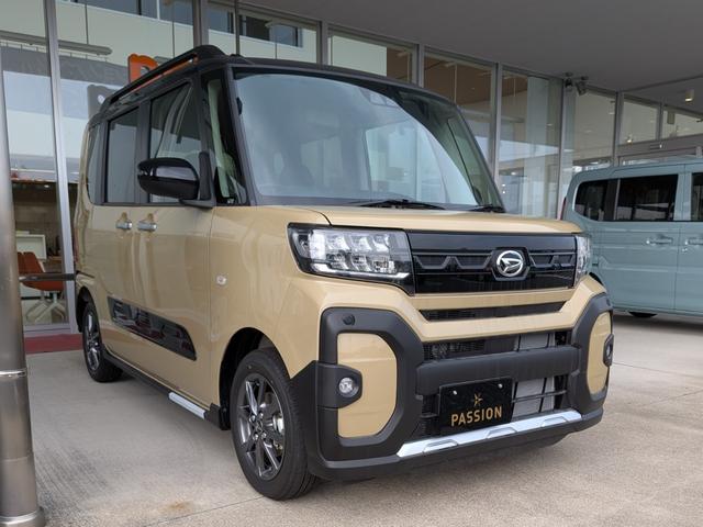 タント ファンクロス　届出済未使用車　両側電動スライドドア　衝突被害軽減ブレーキ　コーナーセンサー　スマートキー　アイドリングストップ　バックカメラ　電動格納ドアミラー　アルミホイール　シートヒーター　ベンチシート（6枚目）