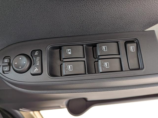 タント Ｘ　届出済未使用車　片側電動スライドドア　パナソニックナビ　　アイドリングストップ　衝突被害軽減ブレーキ　コーナーセンサー　スマートキー　横滑り防止機能　オートエアコン　ＬＥＤヘッドライト　バックカメラ（19枚目）