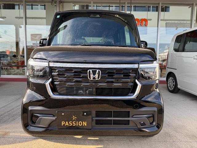 Ｎ－ＢＯＸカスタム ベースグレード　届出済未使用車　片側電動スライドドア　スマートキー　衝突被害軽減ブレーキ　アダプティブクルーズコントロール　アイドリングストップ　バックカメラ　シートヒーター　アルミホイール　ＬＥＤヘッドライト（5枚目）