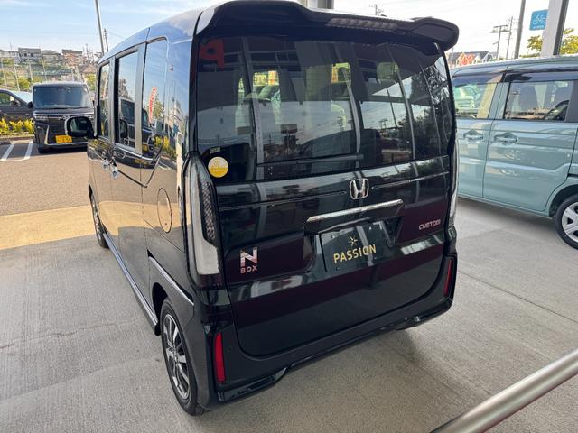 Ｎ－ＢＯＸカスタム ベースグレード　届出済未使用車　片側電動スライドドア　スマートキー　衝突被害軽減ブレーキ　アダプティブクルーズコントロール　アイドリングストップ　バックカメラ　シートヒーター　アルミホイール　ＬＥＤヘッドライト（9枚目）