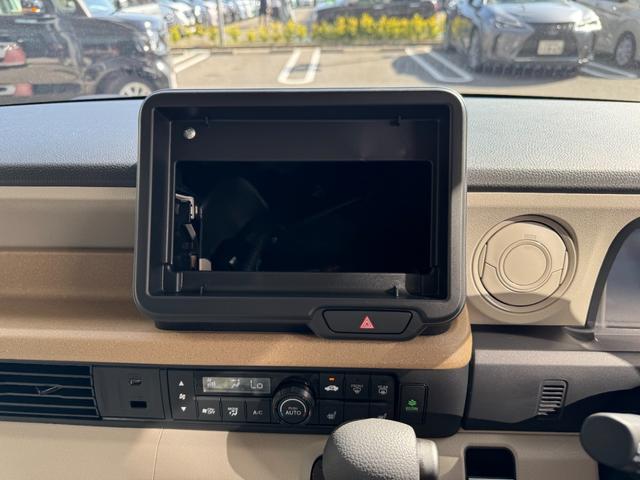 Ｎ－ＢＯＸ ベースグレード　片側電動スライドドア　衝突被害軽減ブレーキ　コーナーセンサー　アダクティブクルーズコントロール　アイドリングストップ　スマートキー　ＬＥＤヘッドライト　チップアップシート　バックカメラ　届出済未使用車（19枚目）
