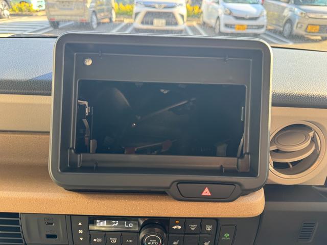 Ｎ－ＢＯＸ ベースグレード　片側電動スライドドア　衝突被害軽減ブレーキ　コーナーセンサー　アダクティブクルーズコントロール　アイドリングストップ　スマートキー　ＬＥＤヘッドライト　チップアップシート　バックカメラ　届出済未使用車（18枚目）
