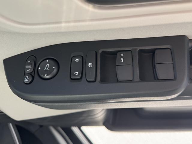Ｎ－ＢＯＸ ベースグレード　片側電動スライドドア　衝突被害軽減ブレーキ　コーナーセンサー　アダクティブクルーズコントロール　アイドリングストップ　スマートキー　ＬＥＤヘッドライト　チップアップシート　バックカメラ　届出済未使用車（20枚目）