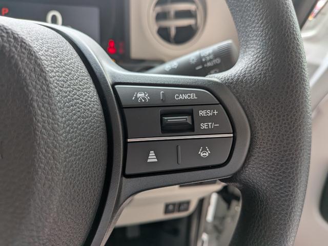 Ｎ－ＢＯＸ ベースグレード　片側電動スライドドア　衝突被害軽減ブレーキ　コーナーセンサー　アダクティブクルーズコントロール　アイドリングストップ　スマートキー　ＬＥＤヘッドライト　チップアップシート　バックカメラ　届出済未使用車（16枚目）