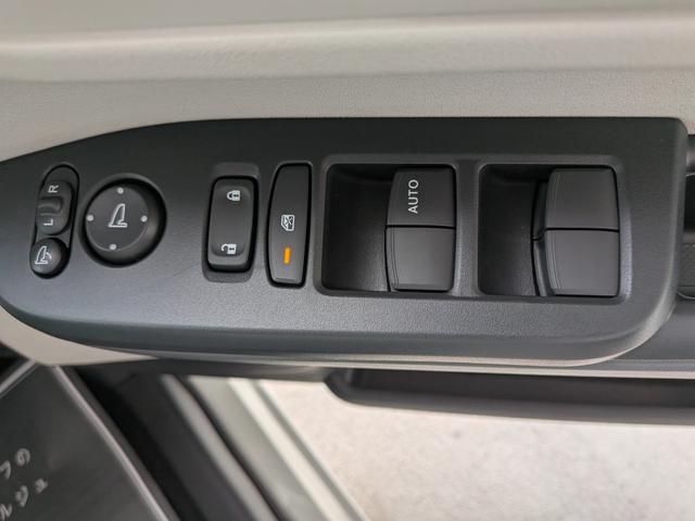 Ｎ－ＢＯＸ ベースグレード　片側電動スライドドア　衝突被害軽減ブレーキ　コーナーセンサー　アダクティブクルーズコントロール　アイドリングストップ　スマートキー　ＬＥＤヘッドライト　チップアップシート　バックカメラ　届出済未使用車（20枚目）