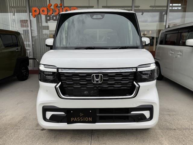 Ｎ－ＢＯＸカスタム ベースグレード　届出済未使用車　片側電動スライドドア　スマートキー　衝突被害軽減ブレーキ　アダプティブクルーズコントロール　アイドリングストップ　バックカメラ　シートヒーター　アルミホイール　ＬＥＤヘッドライト（6枚目）