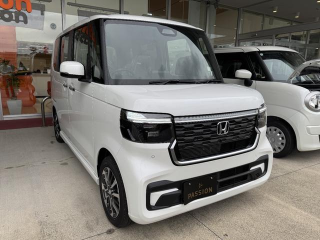 Ｎ－ＢＯＸカスタム ベースグレード　届出済未使用車　片側電動スライドドア　スマートキー　衝突被害軽減ブレーキ　アダプティブクルーズコントロール　アイドリングストップ　バックカメラ　シートヒーター　アルミホイール　ＬＥＤヘッドライト（7枚目）