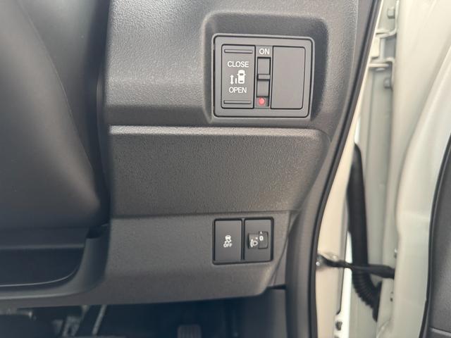 Ｎ－ＢＯＸカスタム ベースグレード　届出済未使用車　片側電動スライドドア　スマートキー　衝突被害軽減ブレーキ　アダプティブクルーズコントロール　アイドリングストップ　バックカメラ　シートヒーター　アルミホイール　ＬＥＤヘッドライト（16枚目）