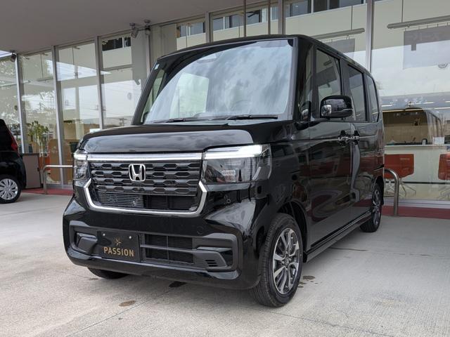 Ｎ－ＢＯＸカスタム ベースグレード　届出済未使用車　片側電動スライドドア　スマートキー　衝突被害軽減ブレーキ　アダプティブクルーズコントロール　アイドリングストップ　バックカメラ　シートヒーター　アルミホイール　ＬＥＤヘッドライト（5枚目）