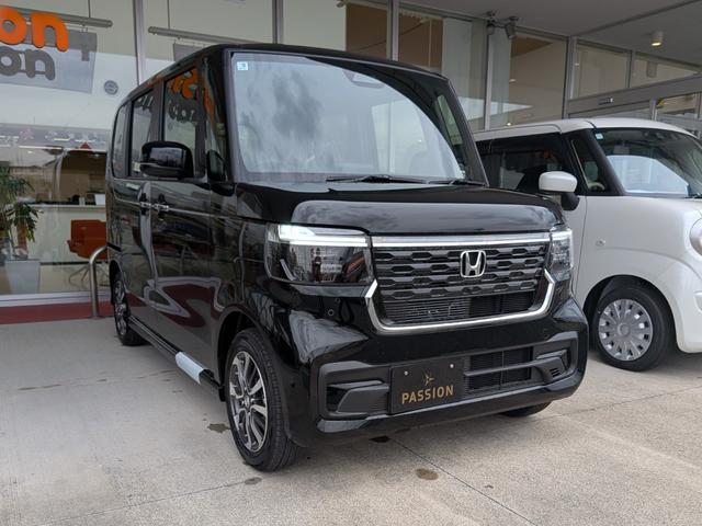 Ｎ－ＢＯＸカスタム ベースグレード　届出済未使用車　片側電動スライドドア　スマートキー　衝突被害軽減ブレーキ　アダプティブクルーズコントロール　アイドリングストップ　バックカメラ　シートヒーター　アルミホイール　ＬＥＤヘッドライト（7枚目）