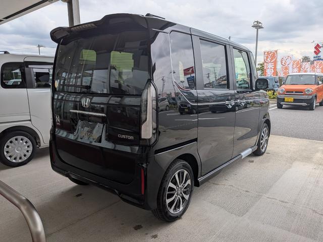 Ｎ－ＢＯＸカスタム ベースグレード　届出済未使用車　片側電動スライドドア　スマートキー　衝突被害軽減ブレーキ　アダプティブクルーズコントロール　アイドリングストップ　バックカメラ　シートヒーター　アルミホイール　ＬＥＤヘッドライト（8枚目）
