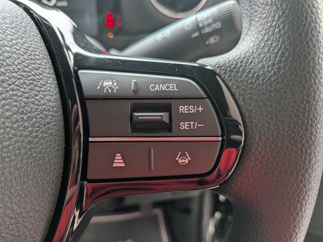 Ｎ－ＢＯＸカスタム ベースグレード　届出済未使用車　片側電動スライドドア　スマートキー　衝突被害軽減ブレーキ　アダプティブクルーズコントロール　アイドリングストップ　バックカメラ　シートヒーター　アルミホイール　ＬＥＤヘッドライト（17枚目）