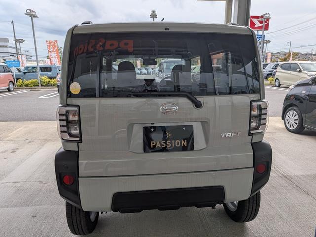 タフト G 届出済未使用車 衝突被害軽減ブレーキ コーナーセンサー アダクティブクルーズコントロール 電子パーキング シートヒーター LED ルーフレール アイドリングストップ アルミホイール バックカメラ(9枚目)