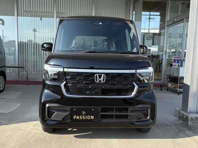 Ｎ－ＢＯＸカスタム ベースグレード　届出済未使用車　片側電動スライドドア　スマートキー　衝突被害軽減ブレーキ　アダプティブクルーズコントロール　アイドリングストップ　バックカメラ　シートヒーター　アルミホイール　ＬＥＤヘッドライト（6枚目）