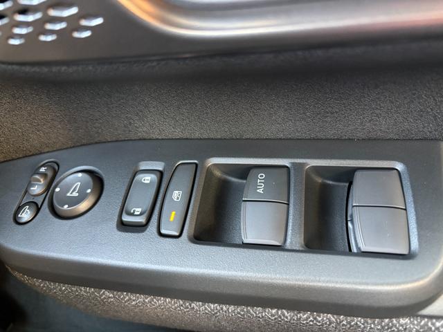 Ｎ－ＢＯＸカスタム ベースグレード　届出済未使用車　片側電動スライドドア　スマートキー　衝突被害軽減ブレーキ　アダプティブクルーズコントロール　アイドリングストップ　バックカメラ　シートヒーター　アルミホイール　ＬＥＤヘッドライト（21枚目）