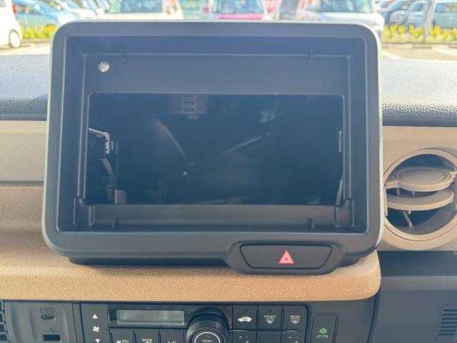 Ｎ－ＢＯＸ ベースグレード　片側電動スライドドア　衝突被害軽減ブレーキ　コーナーセンサー　アダクティブクルーズコントロール　アイドリングストップ　スマートキー　ＬＥＤヘッドライト　チップアップシート　バックカメラ　届出済未使用車（19枚目）