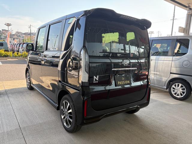 Ｎ－ＢＯＸカスタム ベースグレード　車検１０年７月　片側電動スライドドア　スマートキー　衝突被害軽減ブレーキ　アダプティブクルーズコントロール　アイドリングストップ　バックカメラ　シートヒーター　アルミホイール　ＬＥＤヘッドライト（10枚目）