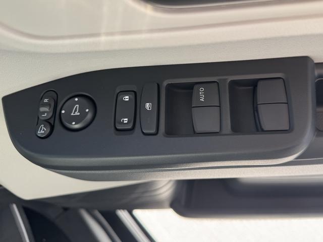 Ｎ－ＢＯＸ ベースグレード　片側電動スライドドア　衝突被害軽減ブレーキ　コーナーセンサー　アダクティブクルーズコントロール　アイドリングストップ　スマートキー　ＬＥＤヘッドライト　チップアップシート　バックカメラ　届出済未使用車（21枚目）