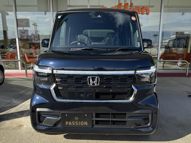 Ｎ－ＢＯＸカスタム ベースグレード　届出済未使用車　両側電動スライドドア　スマートキー　衝突被害軽減ブレーキ　アダプティブクルーズコントロール　アイドリングストップ　バックカメラ　シートヒーター　アルミホイール　ＬＥＤヘッドライト（6枚目）