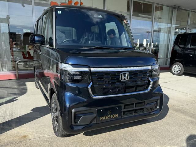 Ｎ－ＢＯＸカスタム ベースグレード　届出済未使用車　両側電動スライドドア　スマートキー　衝突被害軽減ブレーキ　アダプティブクルーズコントロール　アイドリングストップ　バックカメラ　シートヒーター　アルミホイール　ＬＥＤヘッドライト（7枚目）