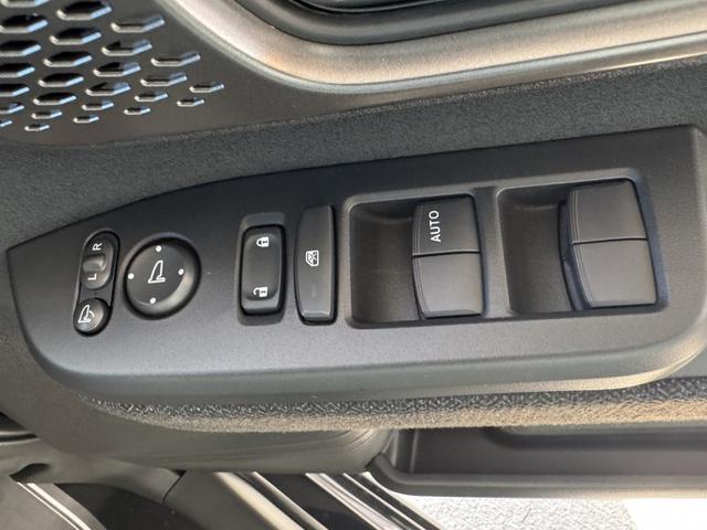Ｎ－ＢＯＸカスタム ベースグレード　届出済未使用車　両側電動スライドドア　スマートキー　衝突被害軽減ブレーキ　アダプティブクルーズコントロール　アイドリングストップ　バックカメラ　シートヒーター　アルミホイール　ＬＥＤヘッドライト（20枚目）