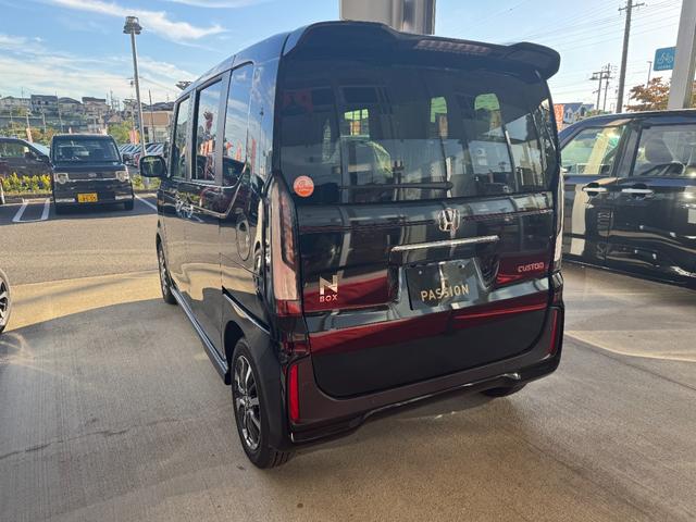 Ｎ－ＢＯＸカスタム ベースグレード　届出済未使用車　片側電動スライドドア　スマートキー　衝突被害軽減ブレーキ　アダプティブクルーズコントロール　アイドリングストップ　バックカメラ　シートヒーター　アルミホイール　ＬＥＤヘッドライト（10枚目）