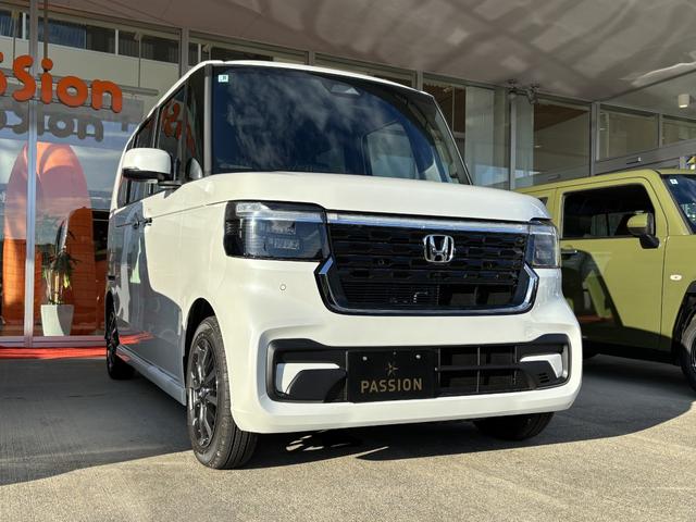 Ｎ－ＢＯＸカスタム ベースグレード　届出済未使用車　片側電動スライドドア　スマートキー　衝突被害軽減ブレーキ　アダプティブクルーズコントロール　アイドリングストップ　バックカメラ　シートヒーター　アルミホイール　ＬＥＤヘッドライト（7枚目）