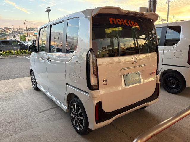 Ｎ－ＢＯＸカスタム ベースグレード　届出済未使用車　両側電動スライドドア　スマートキー　衝突被害軽減ブレーキ　アダプティブクルーズコントロール　アイドリングストップ　バックカメラ　シートヒーター　アルミホイール　ＬＥＤヘッドライト（10枚目）