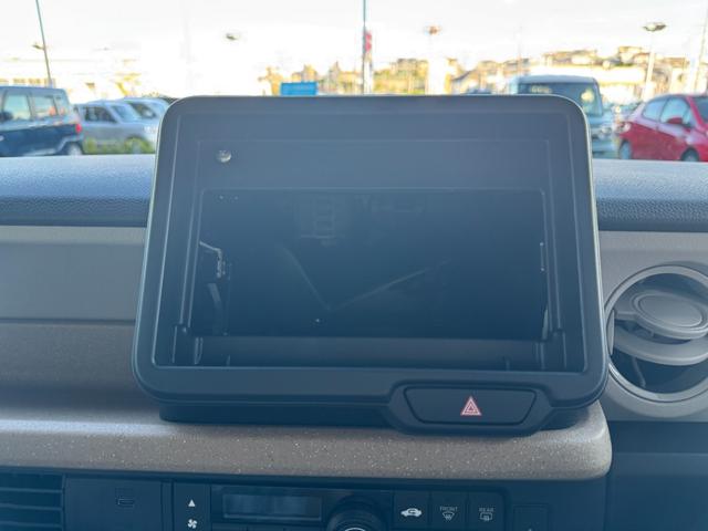 Ｎ－ＢＯＸ ベースグレード　片側電動スライドドア　衝突被害軽減ブレーキ　コーナーセンサー　アダクティブクルーズコントロール　アイドリングストップ　スマートキー　ＬＥＤヘッドライト　チップアップシート　バックカメラ　届出済未使用車（18枚目）