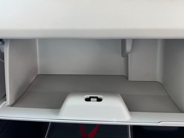 Ｎ－ＢＯＸ ベースグレード　片側電動スライドドア　衝突被害軽減ブレーキ　コーナーセンサー　アダクティブクルーズコントロール　アイドリングストップ　スマートキー　ＬＥＤヘッドライト　チップアップシート　バックカメラ　届出済未使用車（19枚目）