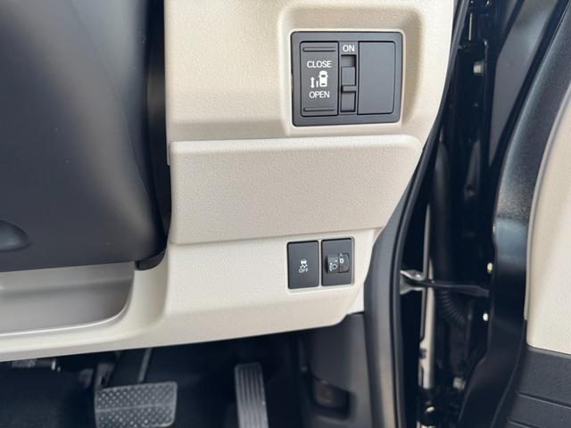 Ｎ－ＢＯＸ ベースグレード　片側電動スライドドア　衝突被害軽減ブレーキ　コーナーセンサー　アダクティブクルーズコントロール　アイドリングストップ　スマートキー　ＬＥＤヘッドライト　チップアップシート　バックカメラ　届出済未使用車（18枚目）
